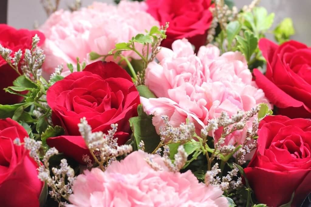 Beautiful You romantic flower gift for sending to loved ones in the Philippines.