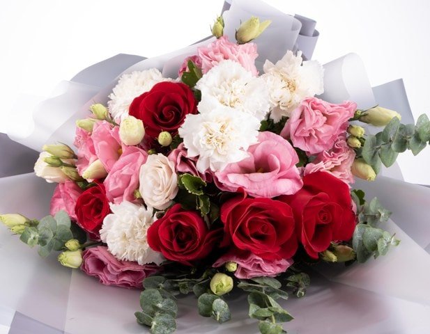 Grand Love romantic flower gift for sending to loved ones in the Philippines.