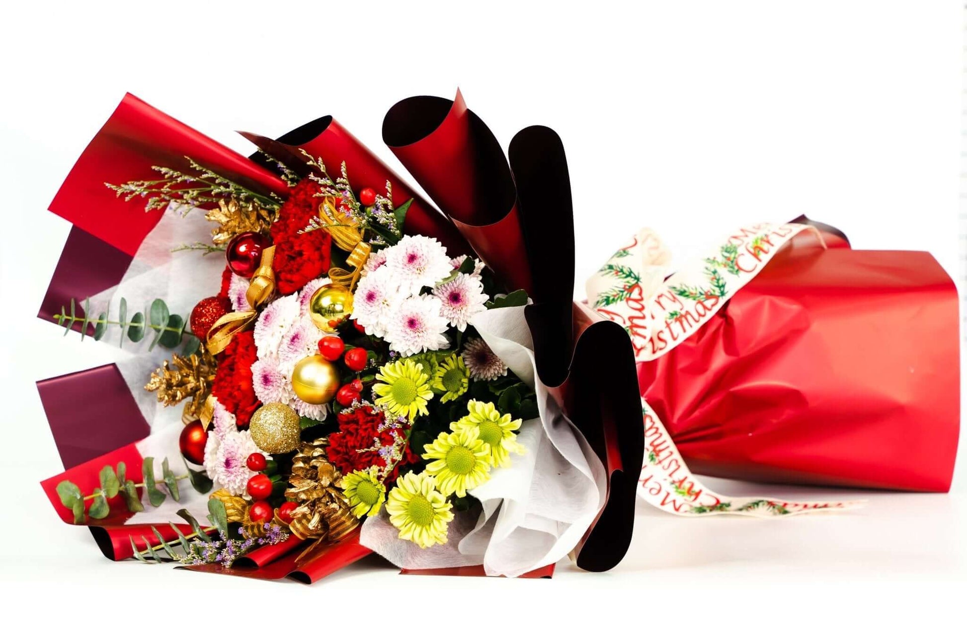 Holiday Cheer Bouquet flower arrangement for delivery to loved ones in the Philippines.